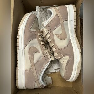 WORN ONCE. Nike Sandfrift Low Sneakers